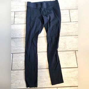3/$20 WHBM Black Ponte Leggings XS
